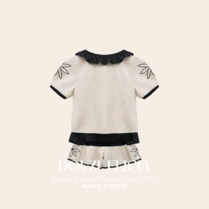 Apricot Set Sandy Shore ( black white )