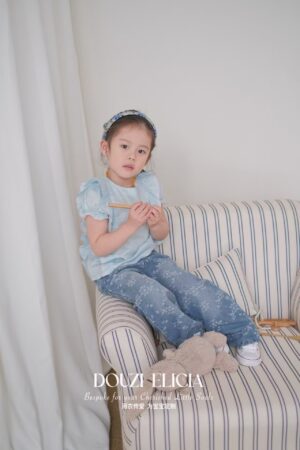 Blue Blouse Mila’s Garden