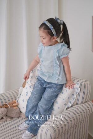 Blue Blouse Mila’s Garden